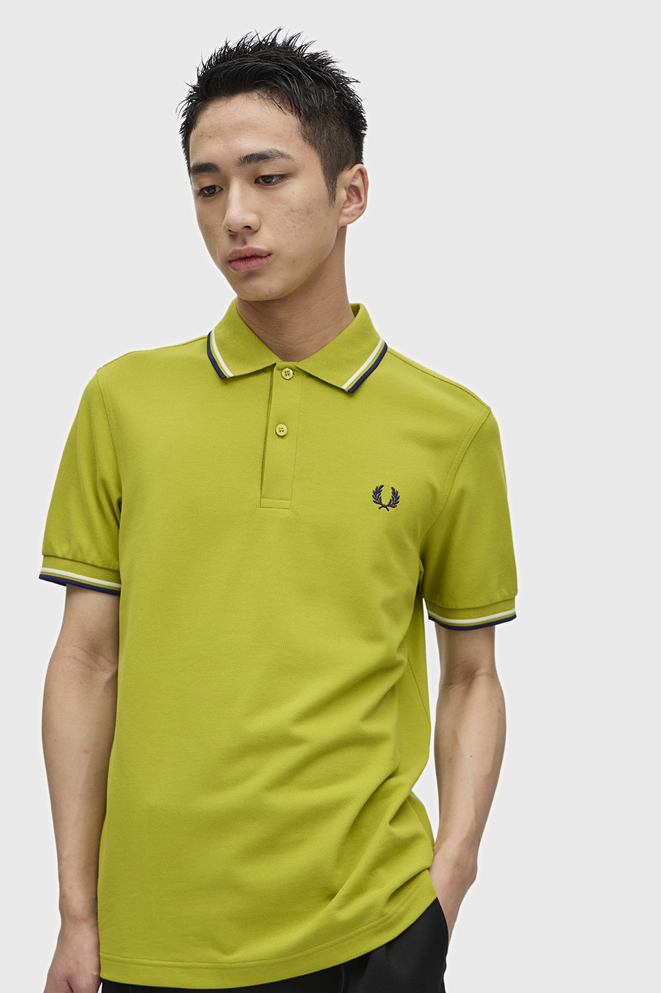 モデル:H182 B80 W68 H89.5 着用サイズ:M