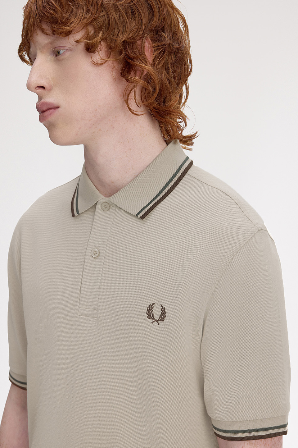 モデル:H181 B89.5 W71.5 H89.5 着用サイズ:M