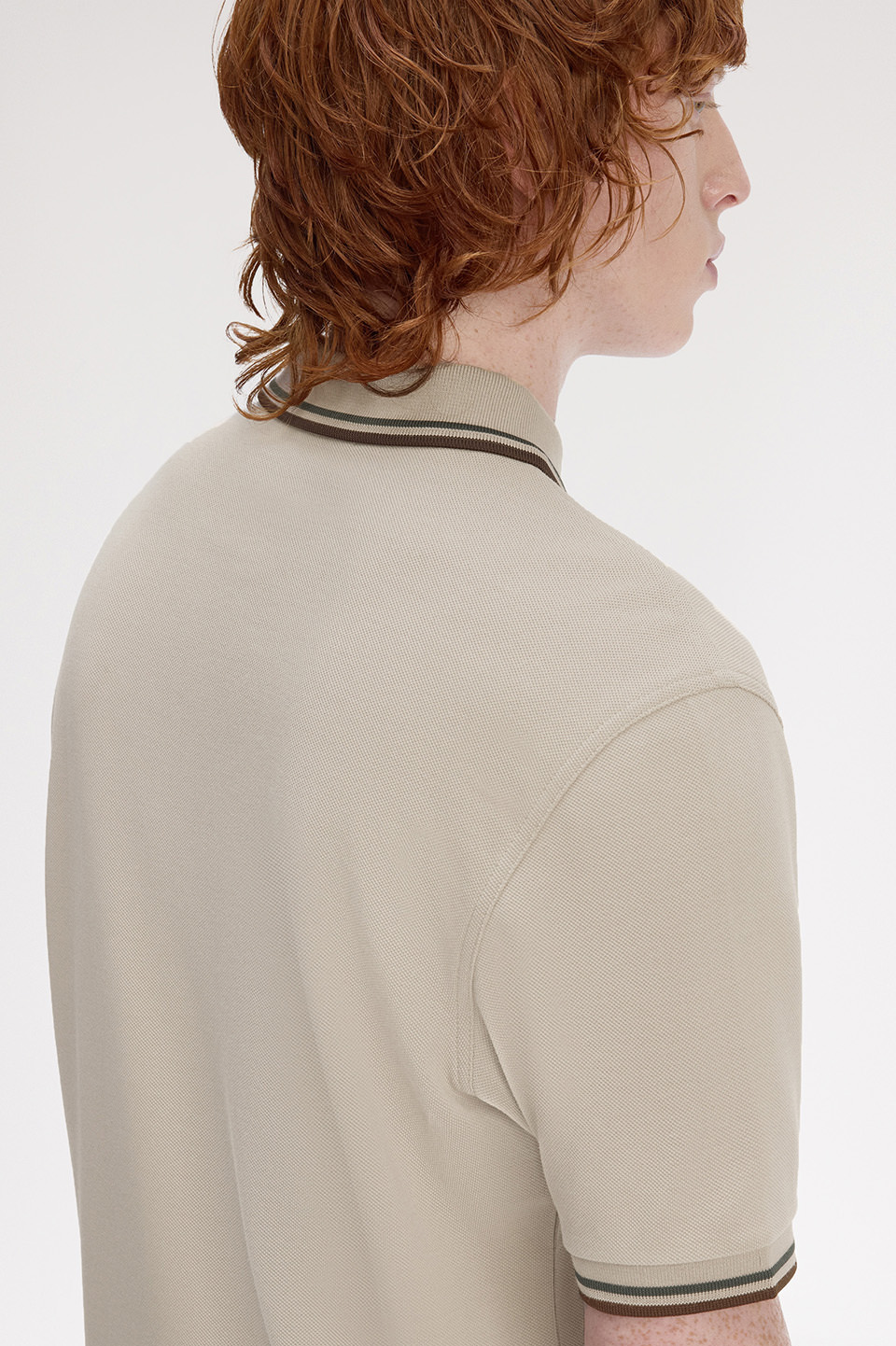 モデル:H181 B89.5 W71.5 H89.5 着用サイズ:M