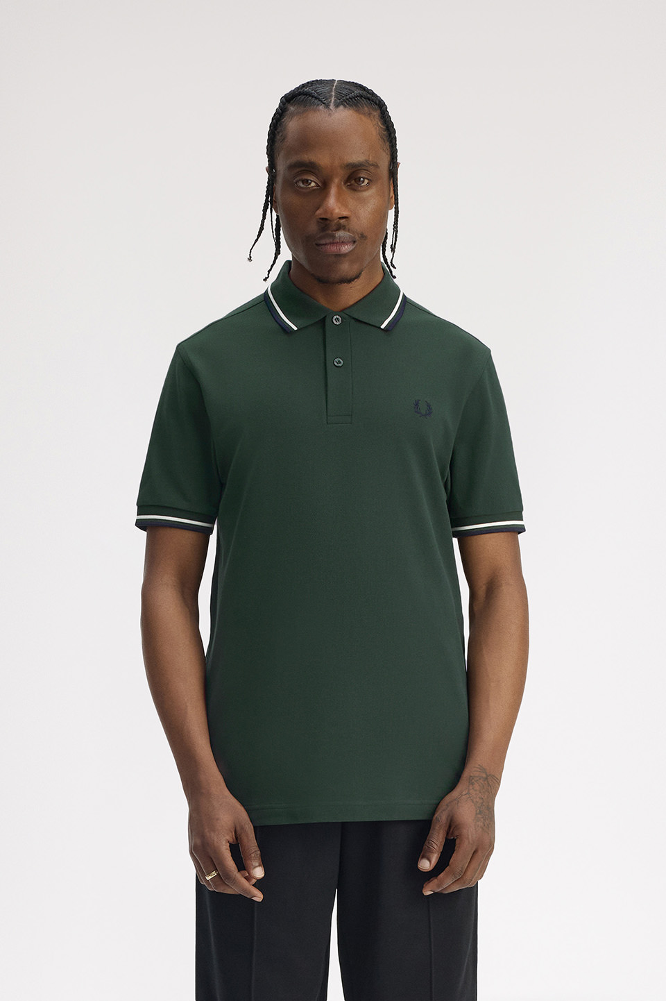 モデル:H175 B95 W76 H72 着用サイズ:M