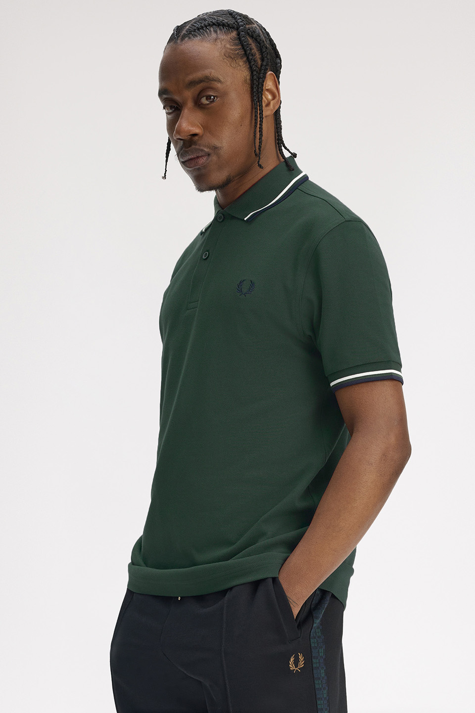 モデル:H175 B95 W76 H72 着用サイズ:M