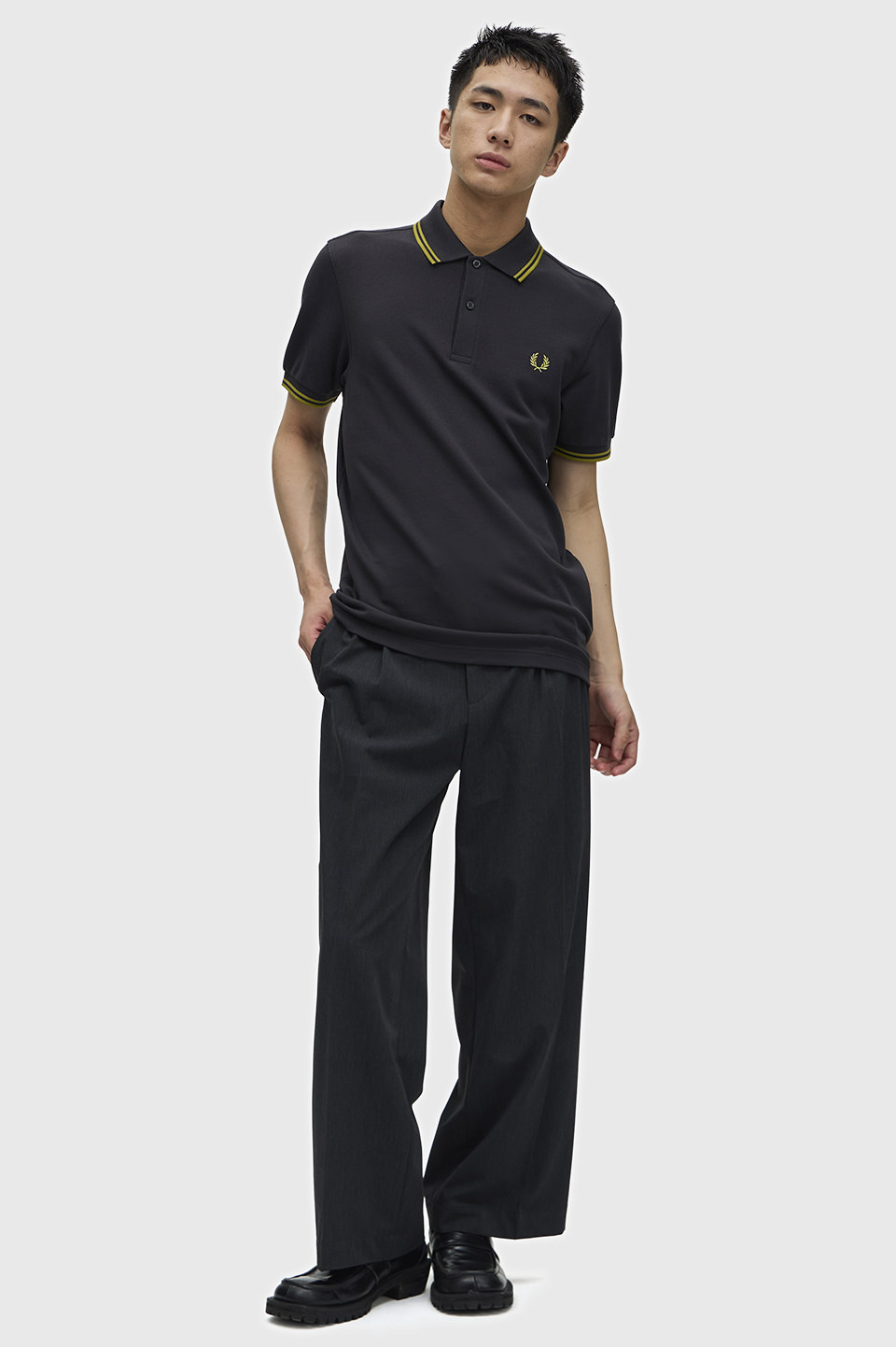 モデル:H182 B80 W68 H89.5 着用サイズ:M