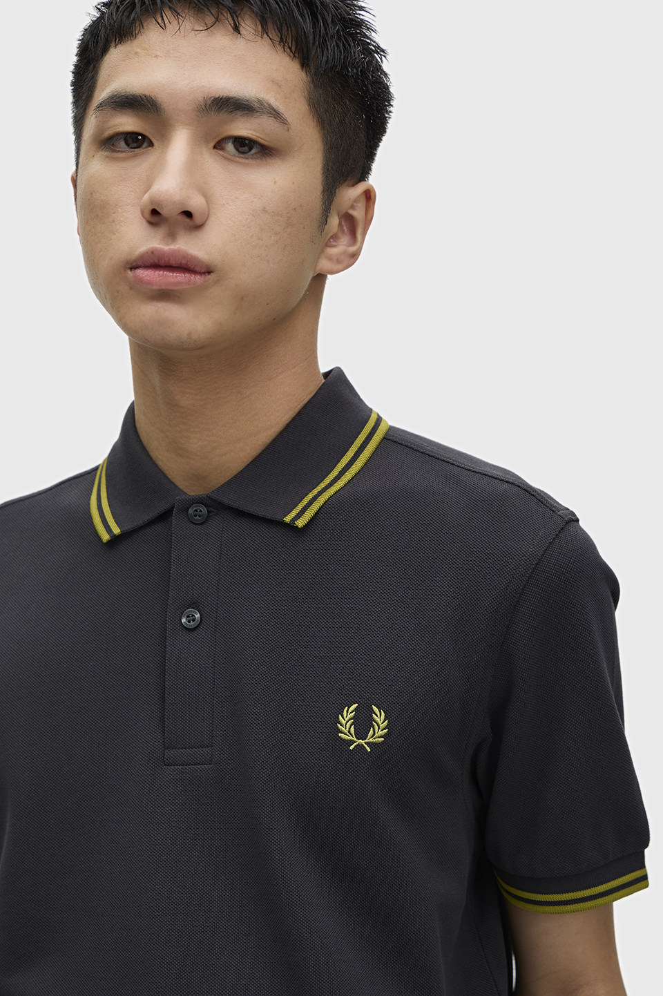 モデル:H182 B80 W68 H89.5 着用サイズ:M