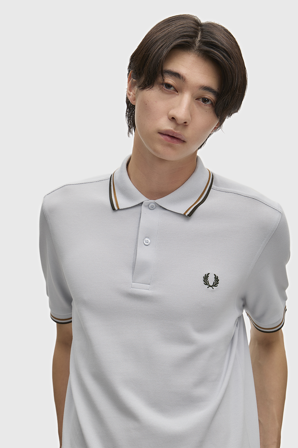 The Fred Perry Shirt - M3600 70C:DUSKY BLUE / CARAMEL / GREEN S