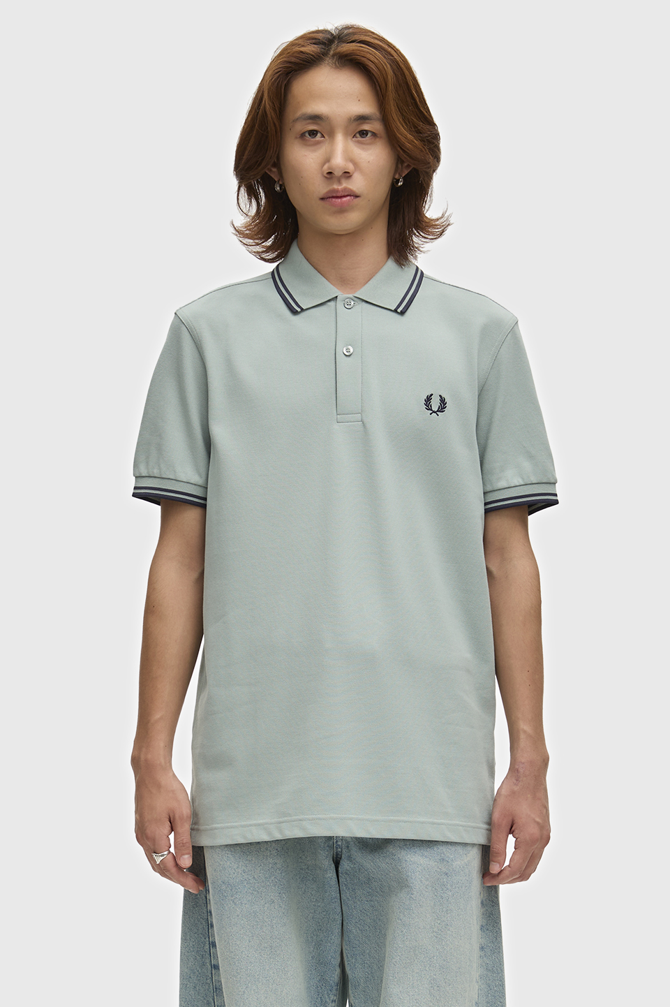 The Fred Perry Shirt - M3600 71C:SILVER BLUE / DARK AIRFORCE S