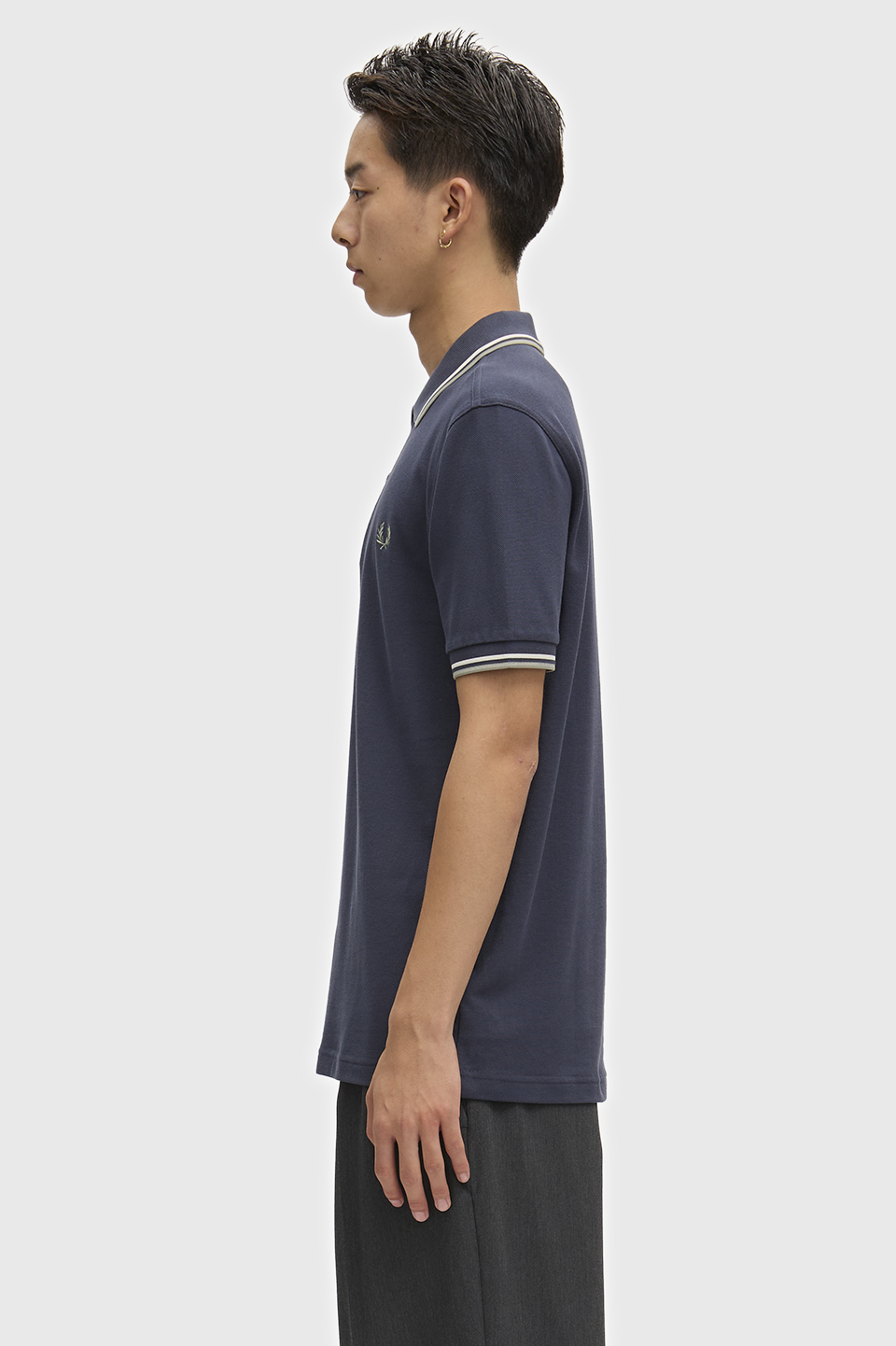 The Fred Perry Shirt - M3600 72C:AIRFORCE / ECRU / SEAGRASS S