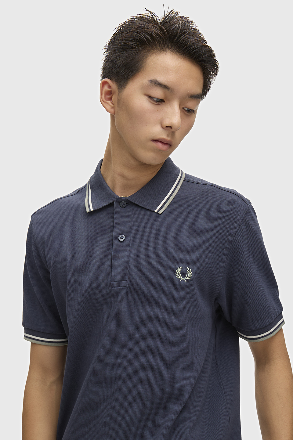 The Fred Perry Shirt - M3600 72C:AIRFORCE / ECRU / SEAGRASS S