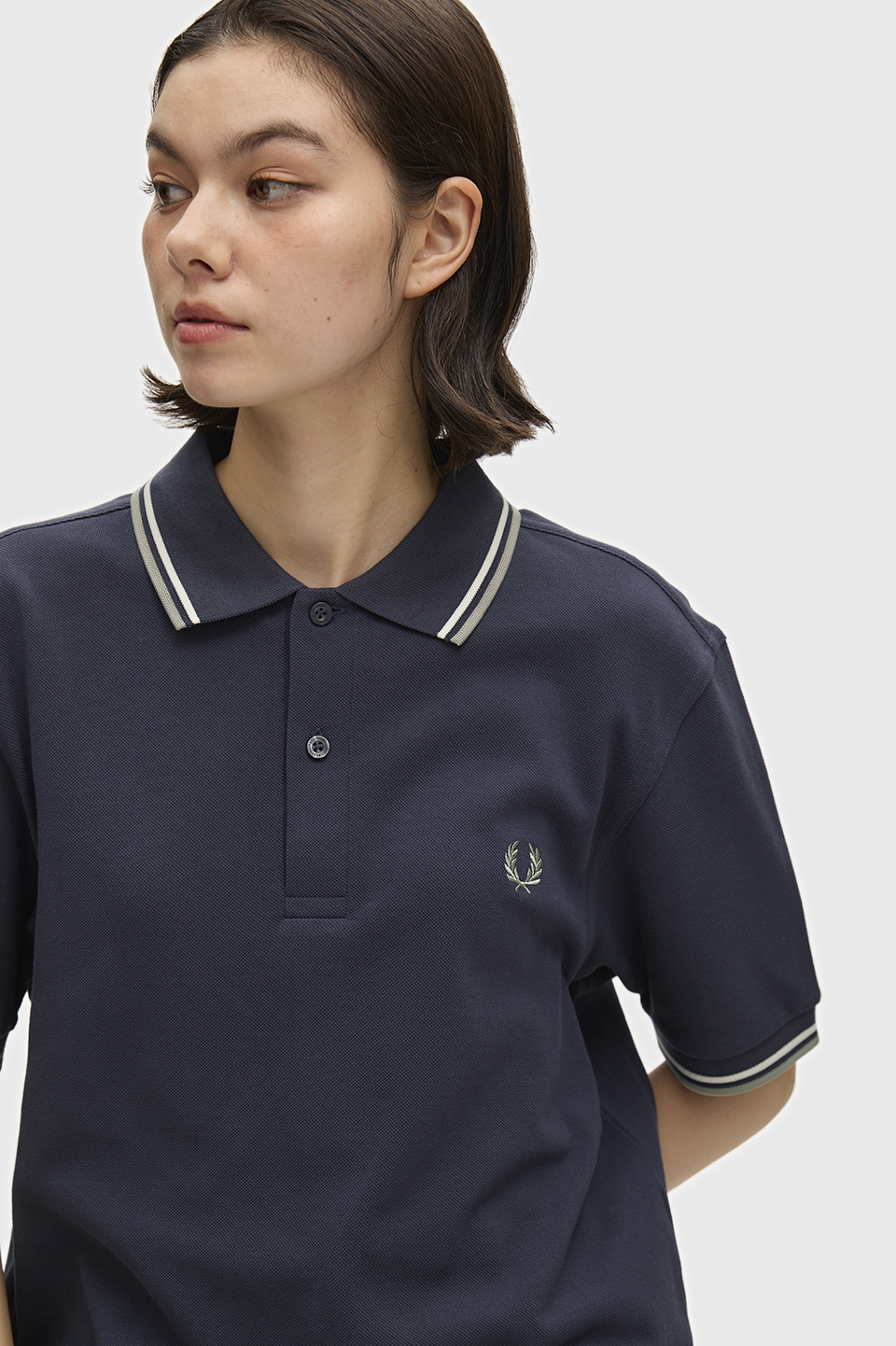 The Fred Perry Shirt - M3600 72C:AIRFORCE / ECRU / SEAGRASS S