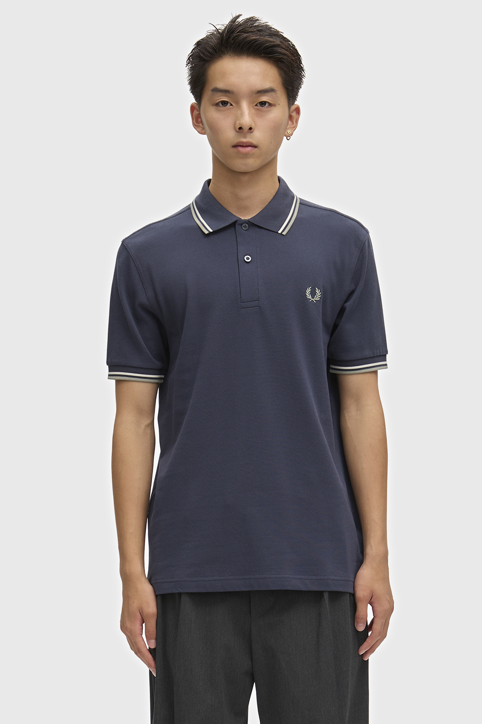 The Fred Perry Shirt - M3600 72C:AIRFORCE / ECRU / SEAGRASS S