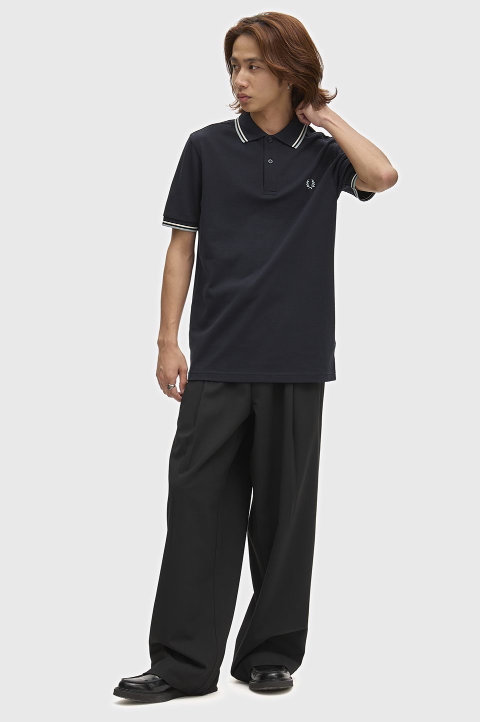 The Fred Perry Shirt - M3600 74C:NAVY / ECRU / SILVER BLUE S