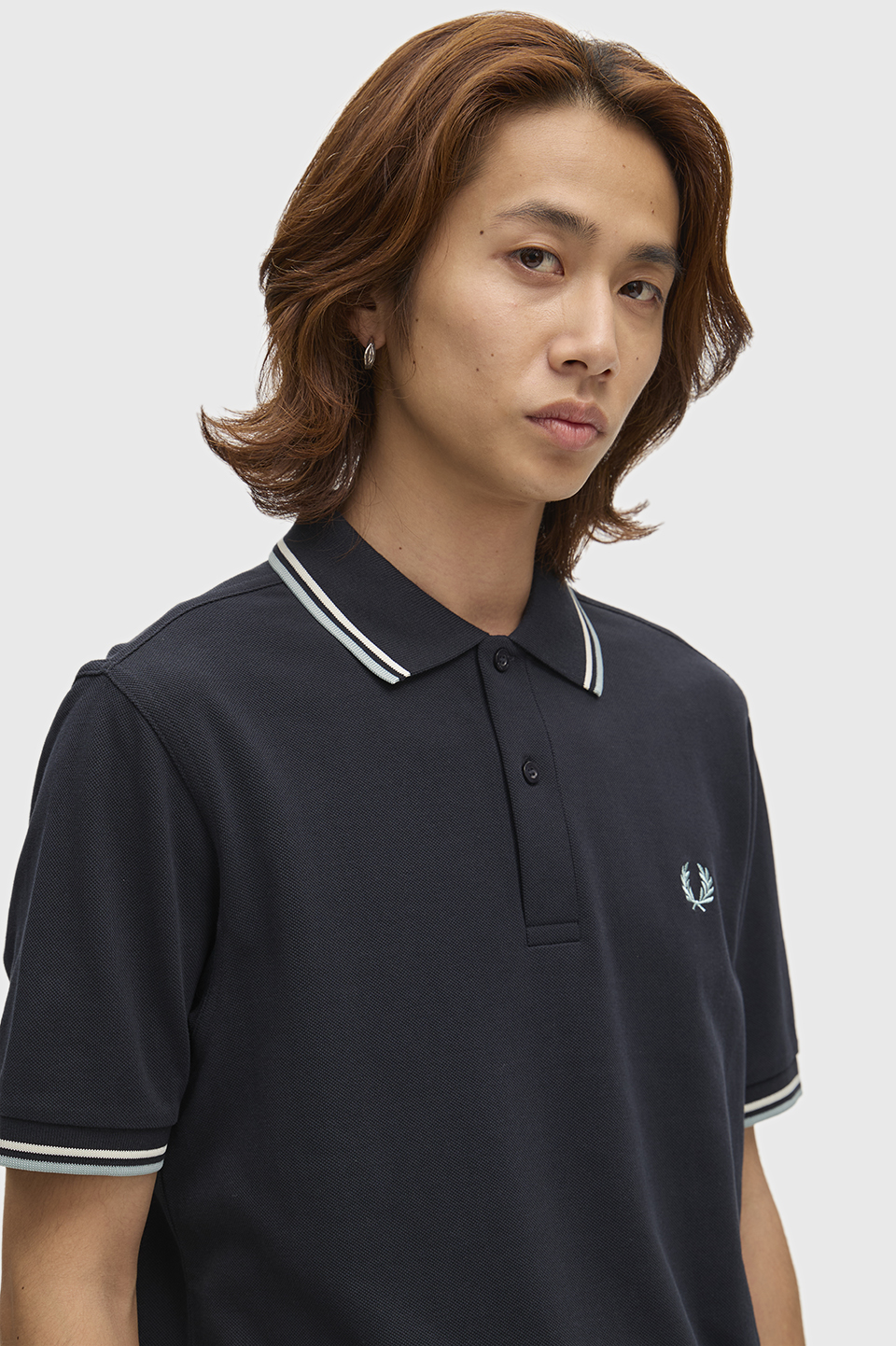 The Fred Perry Shirt - M3600 74C:NAVY / ECRU / SILVER BLUE S