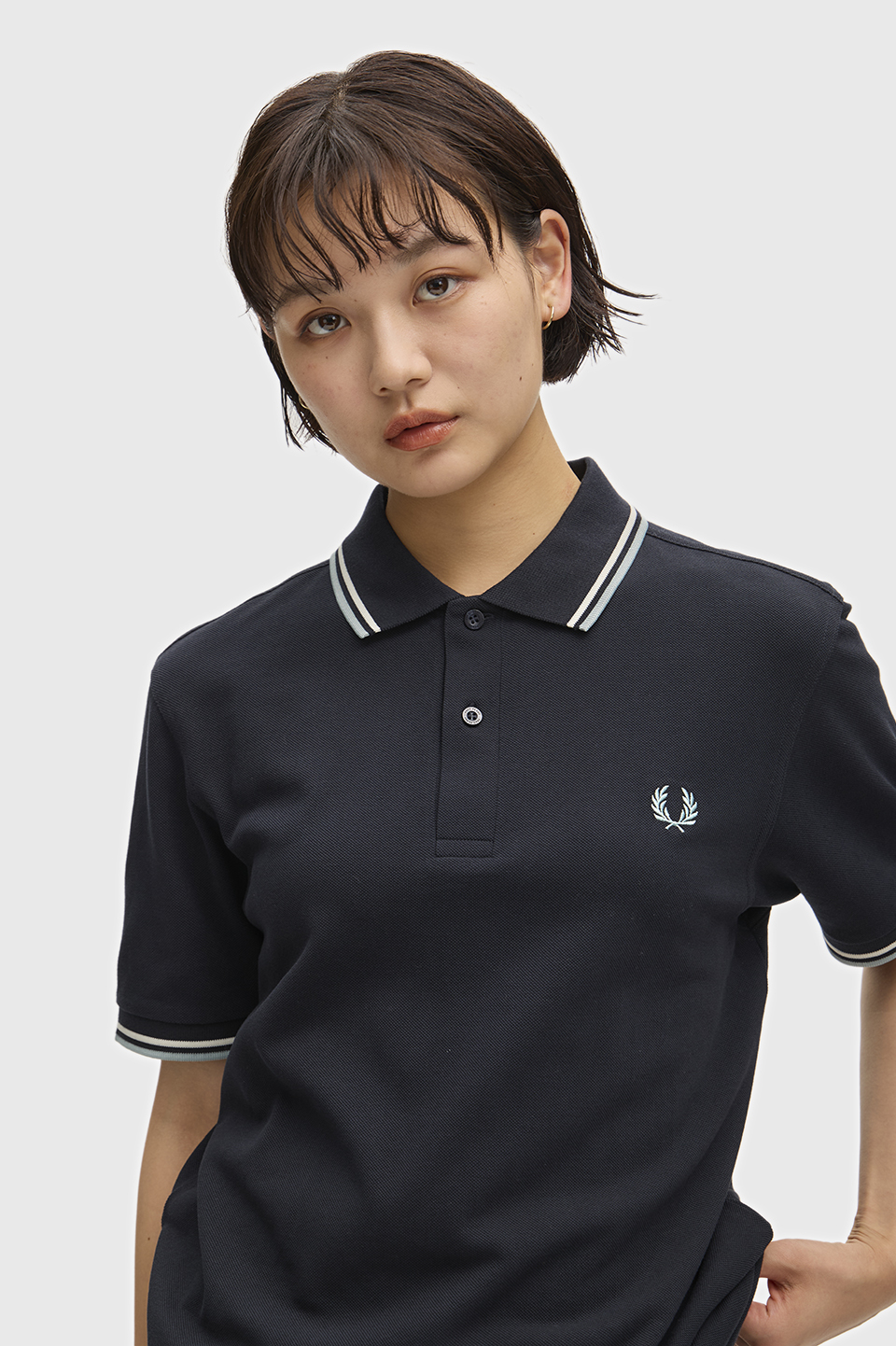 The Fred Perry Shirt - M3600 74C:NAVY / ECRU / SILVER BLUE S