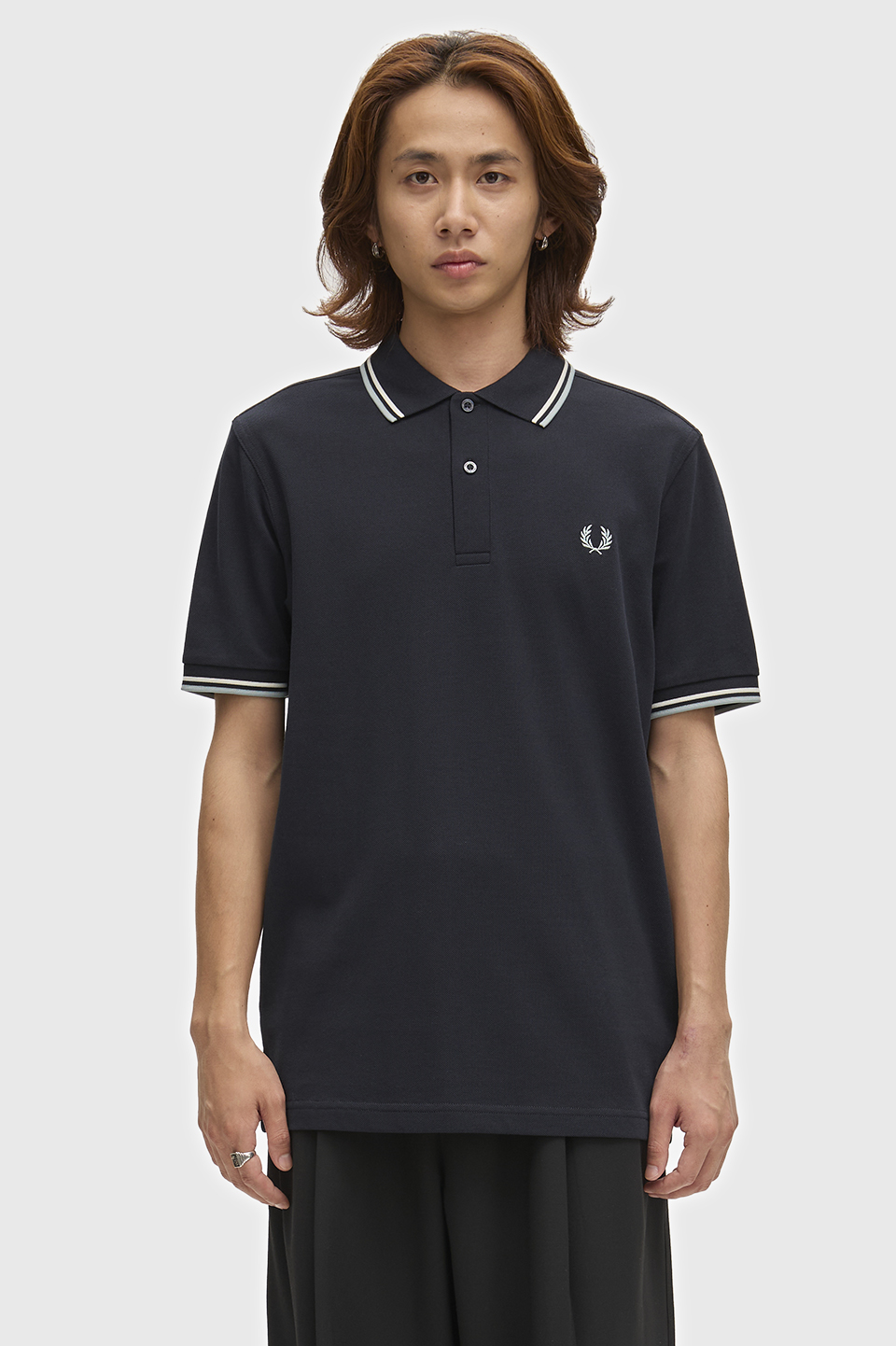 The Fred Perry Shirt - M3600 74C:NAVY / ECRU / SILVER BLUE S