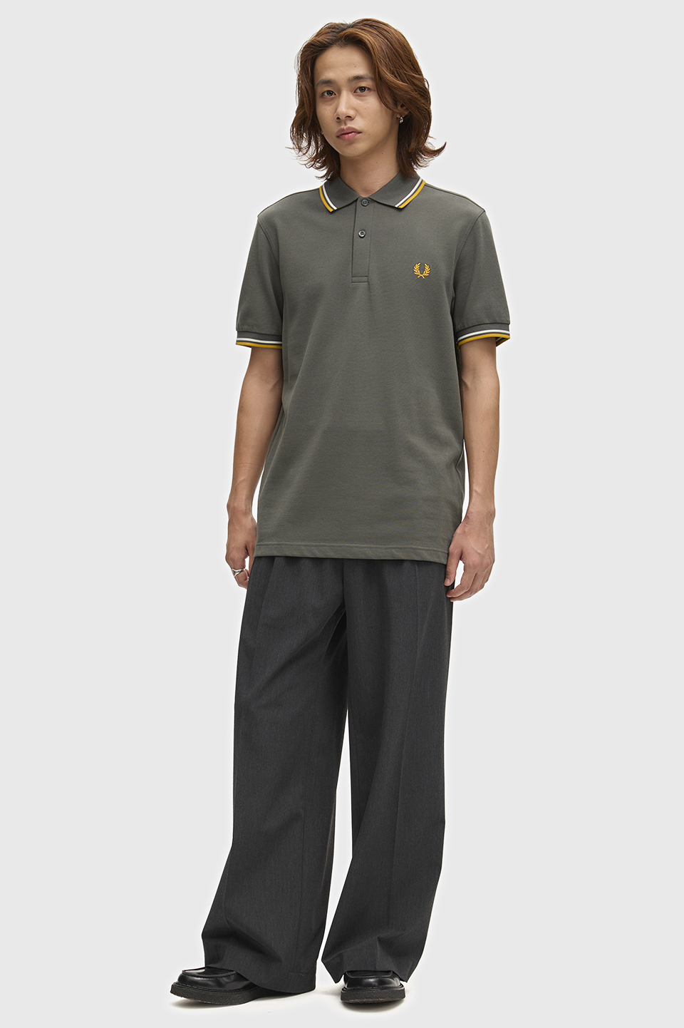 The Fred Perry Shirt - M3600 77C:FIELD GREEN / ECRU / GOLDEN S