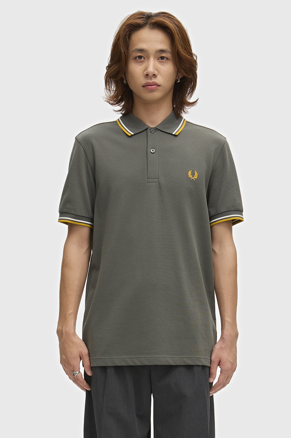 The Fred Perry Shirt - M3600 77C:FIELD GREEN / ECRU / GOLDEN S