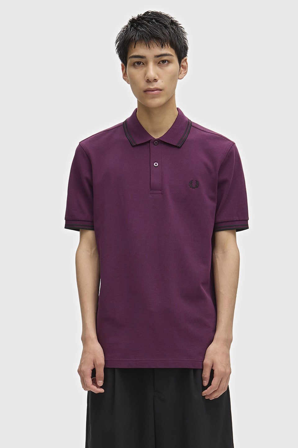 The Fred Perry Shirt - M3600 84C:PLUM / BLACK S