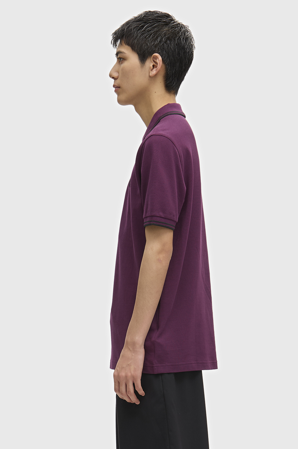 The Fred Perry Shirt - M3600 84C:PLUM / BLACK S