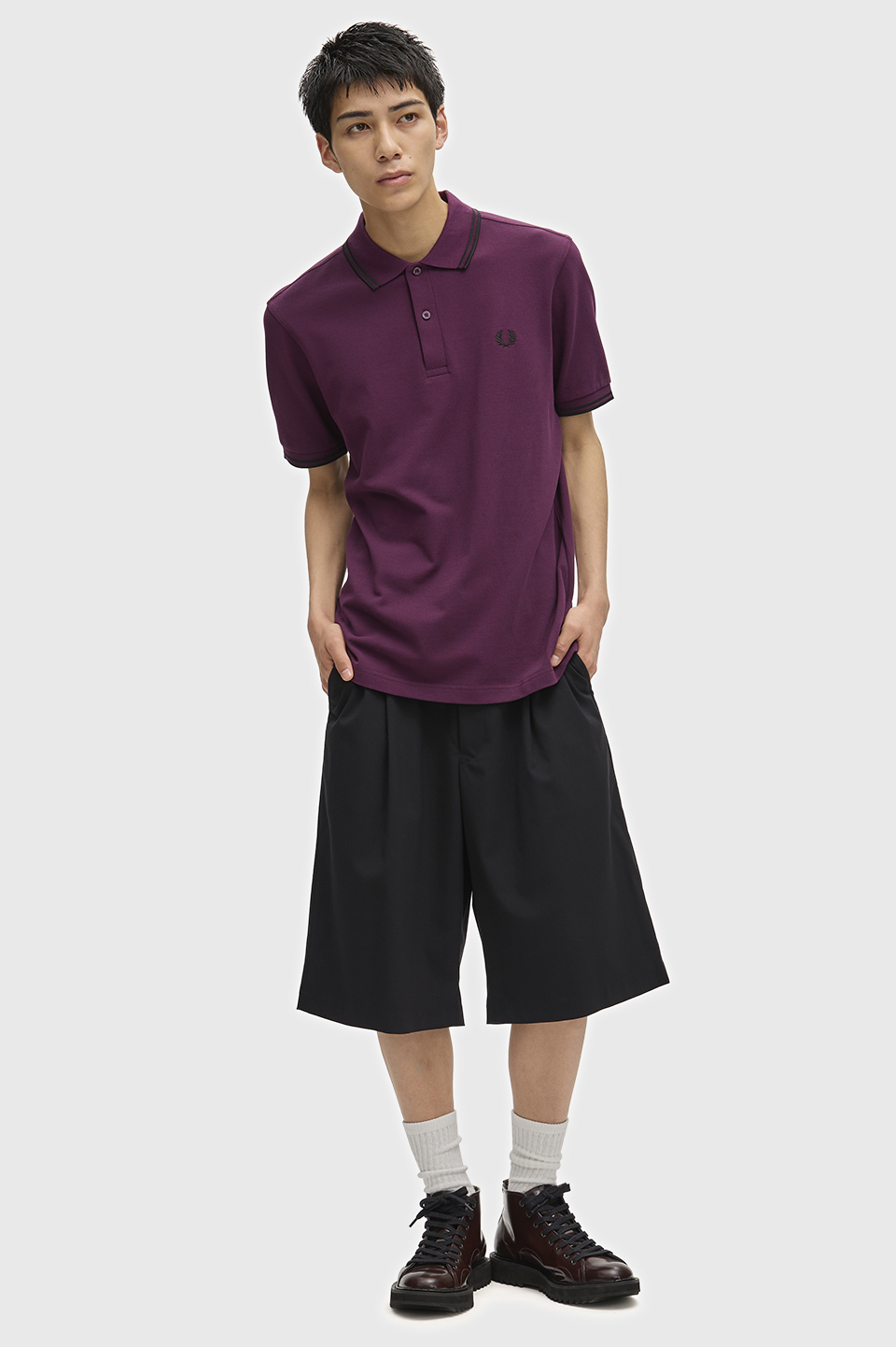 The Fred Perry Shirt - M3600 84C:PLUM / BLACK S