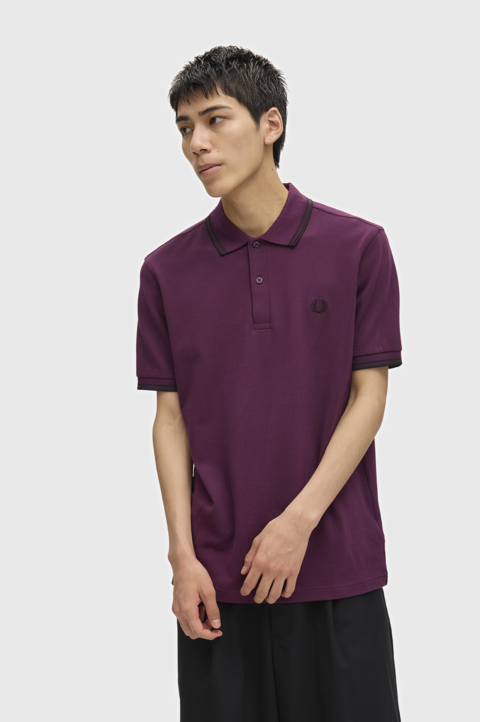 The Fred Perry Shirt - M3600 84C:PLUM / BLACK S