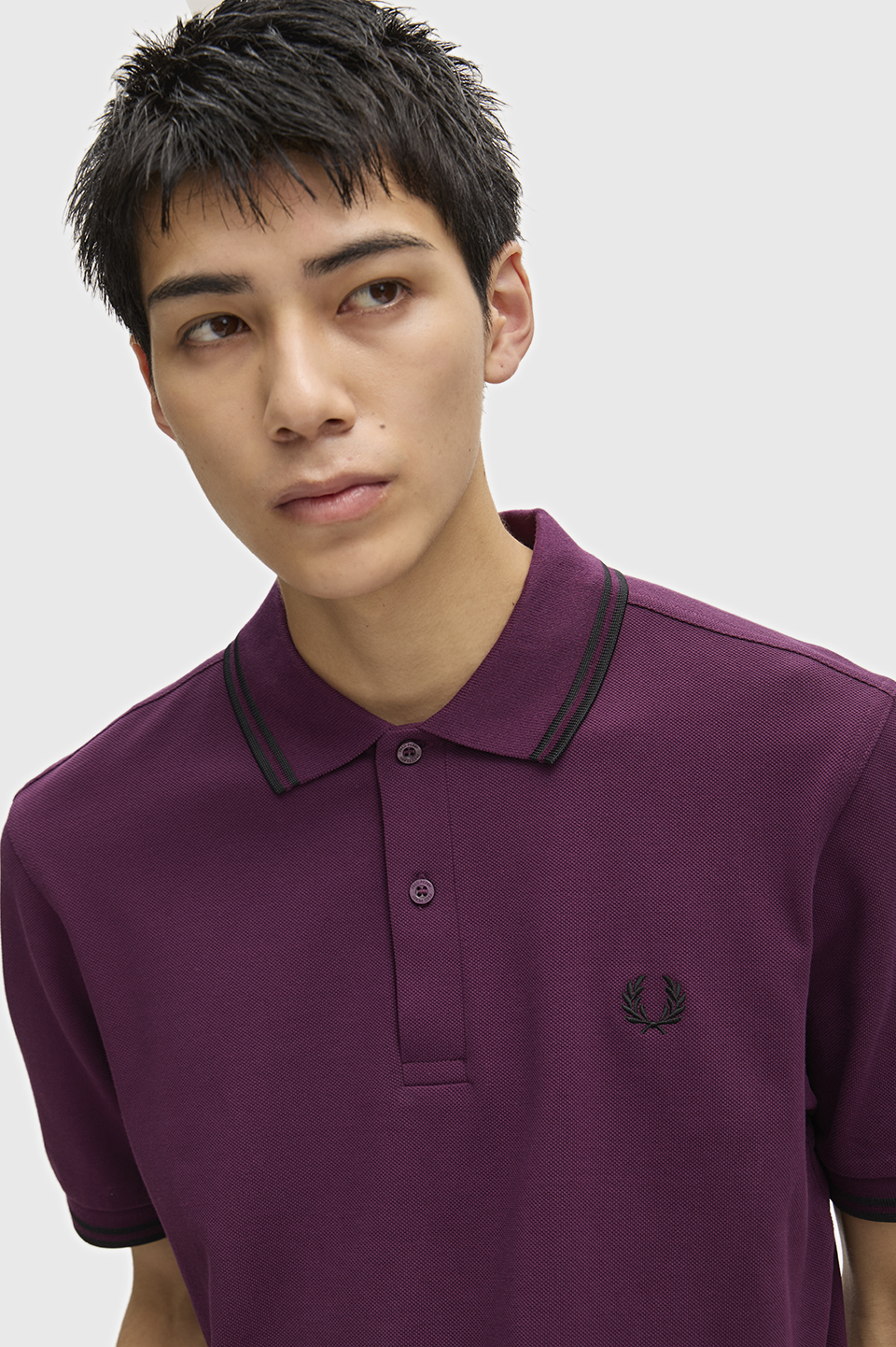 The Fred Perry Shirt - M3600 84C:PLUM / BLACK S