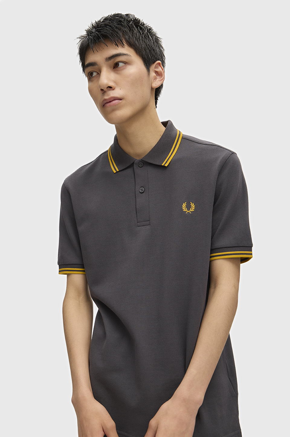 The Fred Perry Shirt - M3600 85C:ANCHOR GREY / GOLDEN S