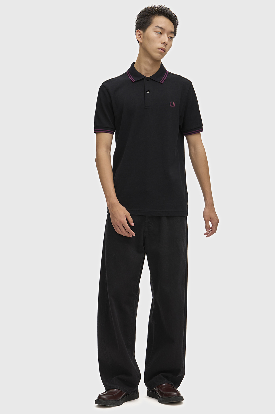 The Fred Perry Shirt - M3600 87C:BLACK / PLUM / PLUM S