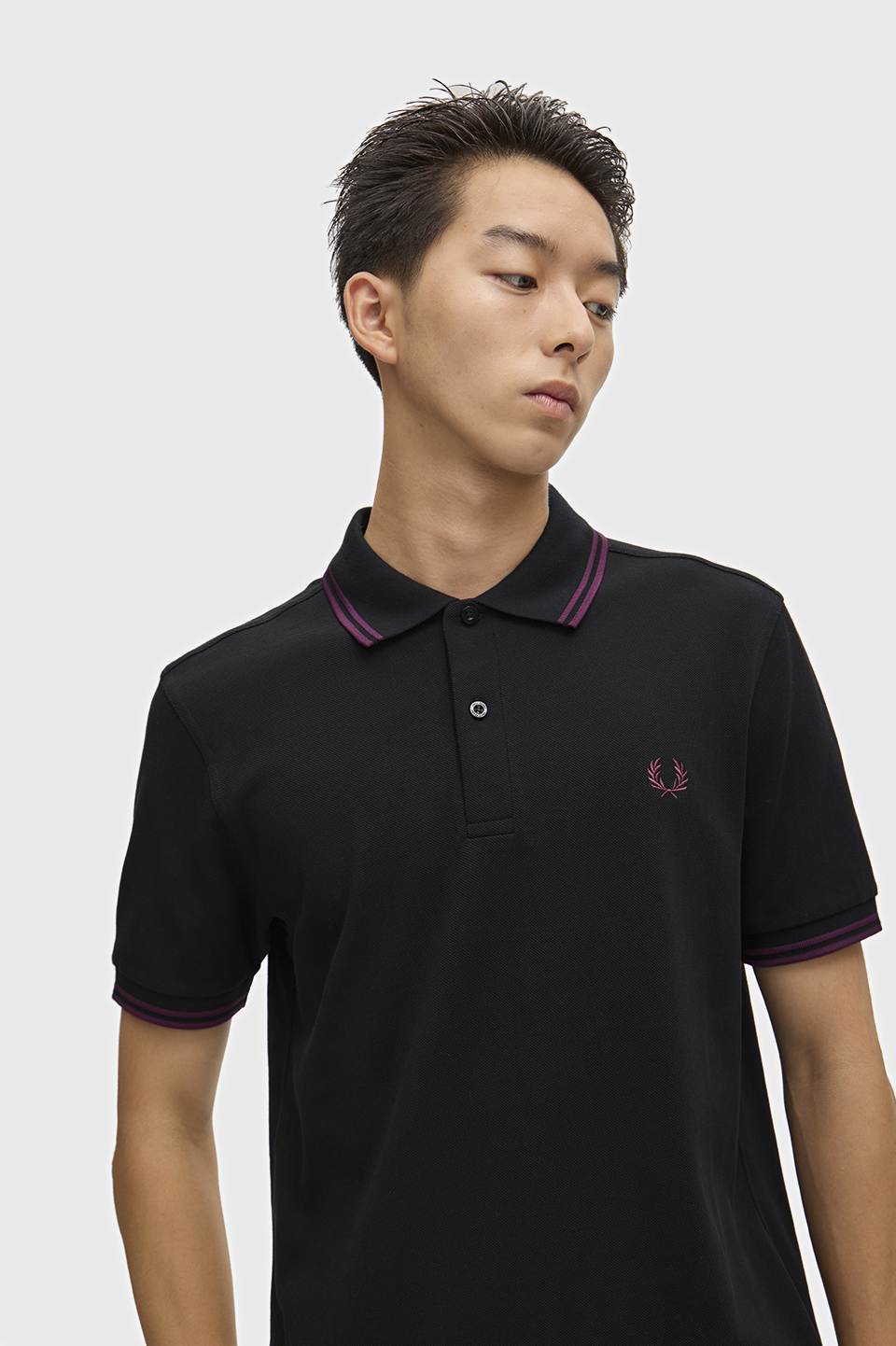 The Fred Perry Shirt - M3600 87C:BLACK / PLUM / PLUM S