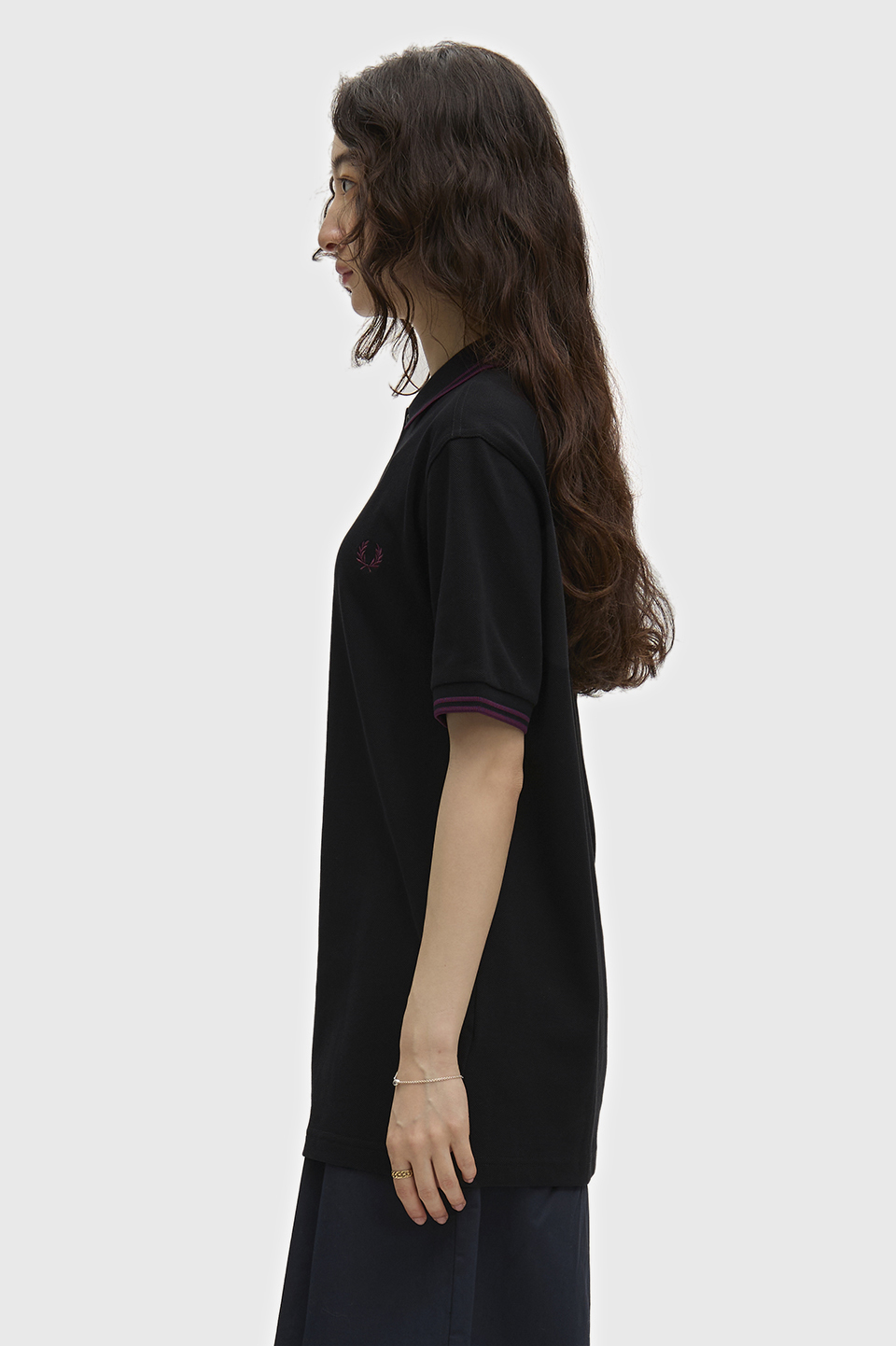 The Fred Perry Shirt - M3600 87C:BLACK / PLUM / PLUM S
