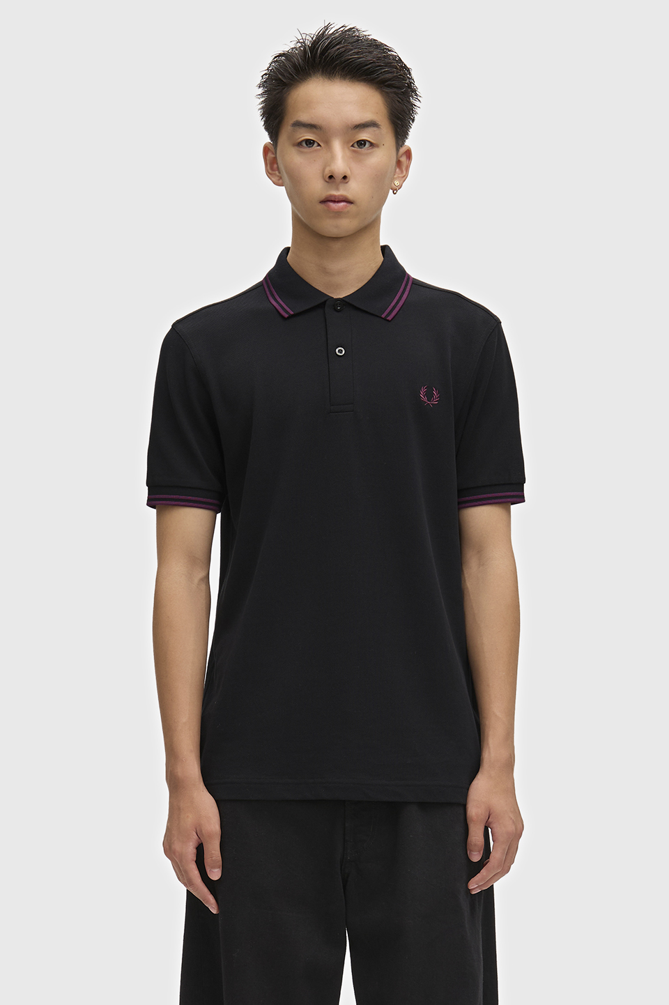 The Fred Perry Shirt - M3600 87C:BLACK / PLUM / PLUM S