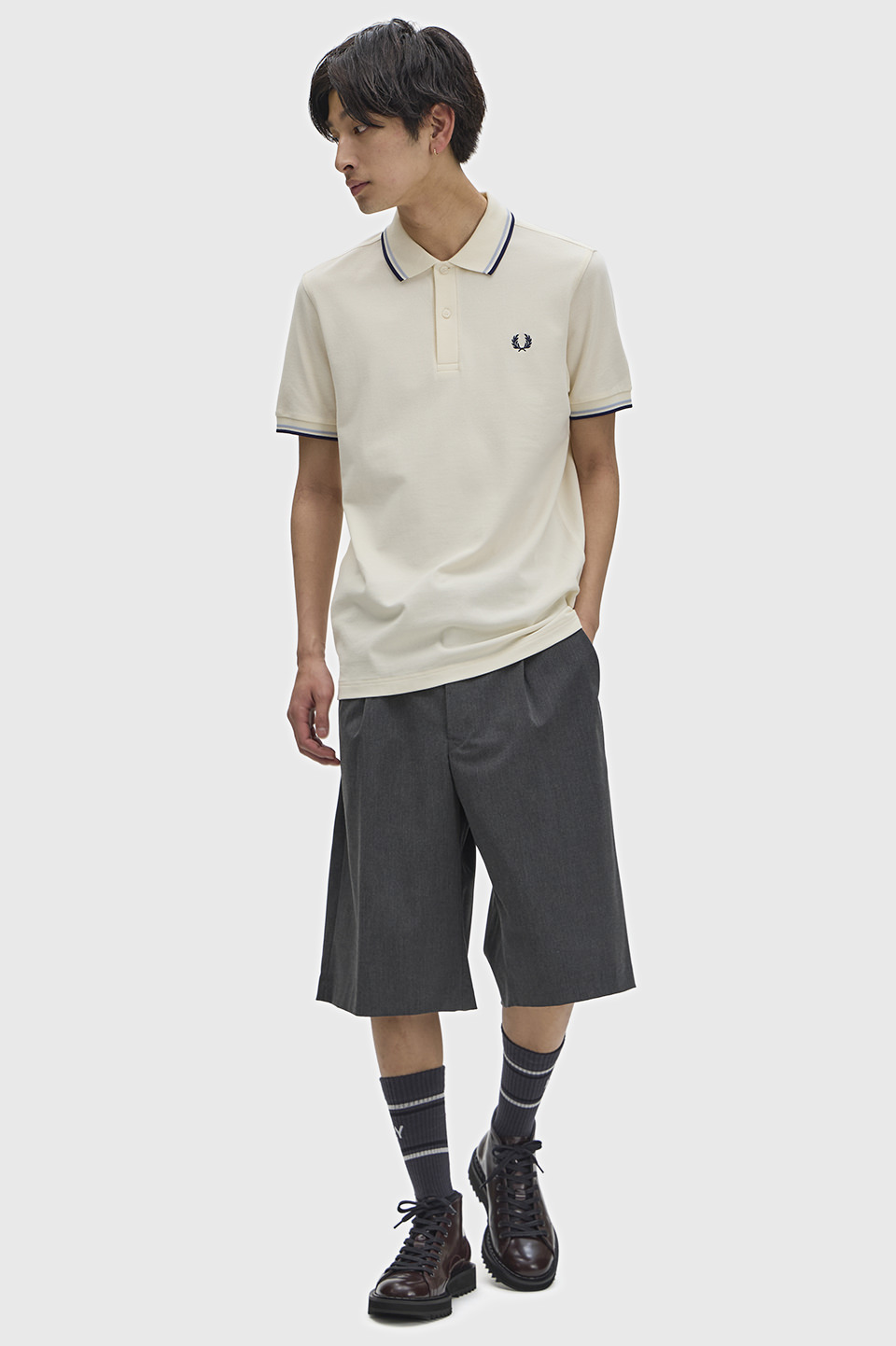 モデル:H180 B81 W68 H86 着用サイズ:M