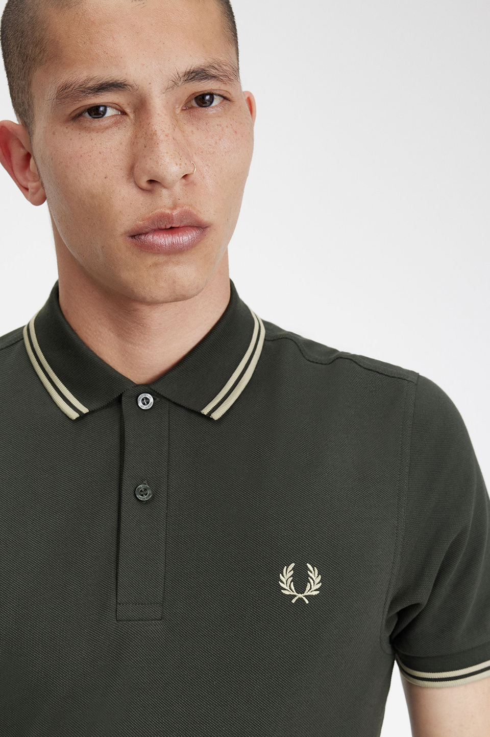 The Fred Perry Shirt - M3600 U98:FIELD GREEN / OATMEAL S