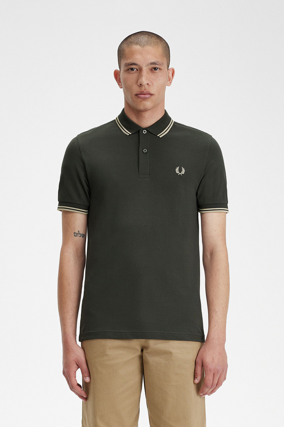 The Fred Perry Shirt - M3600 U98:FIELD GREEN / OATMEAL S