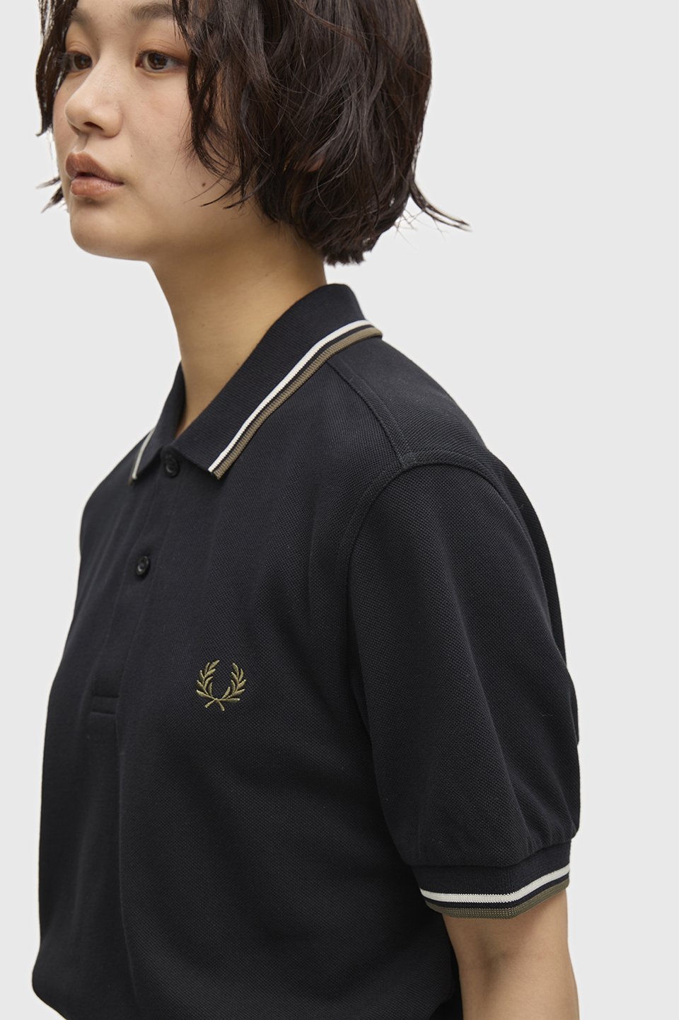 The Fred Perry Shirt - M3600 W54:BLACK / ECRU / LAUREL WREATH S