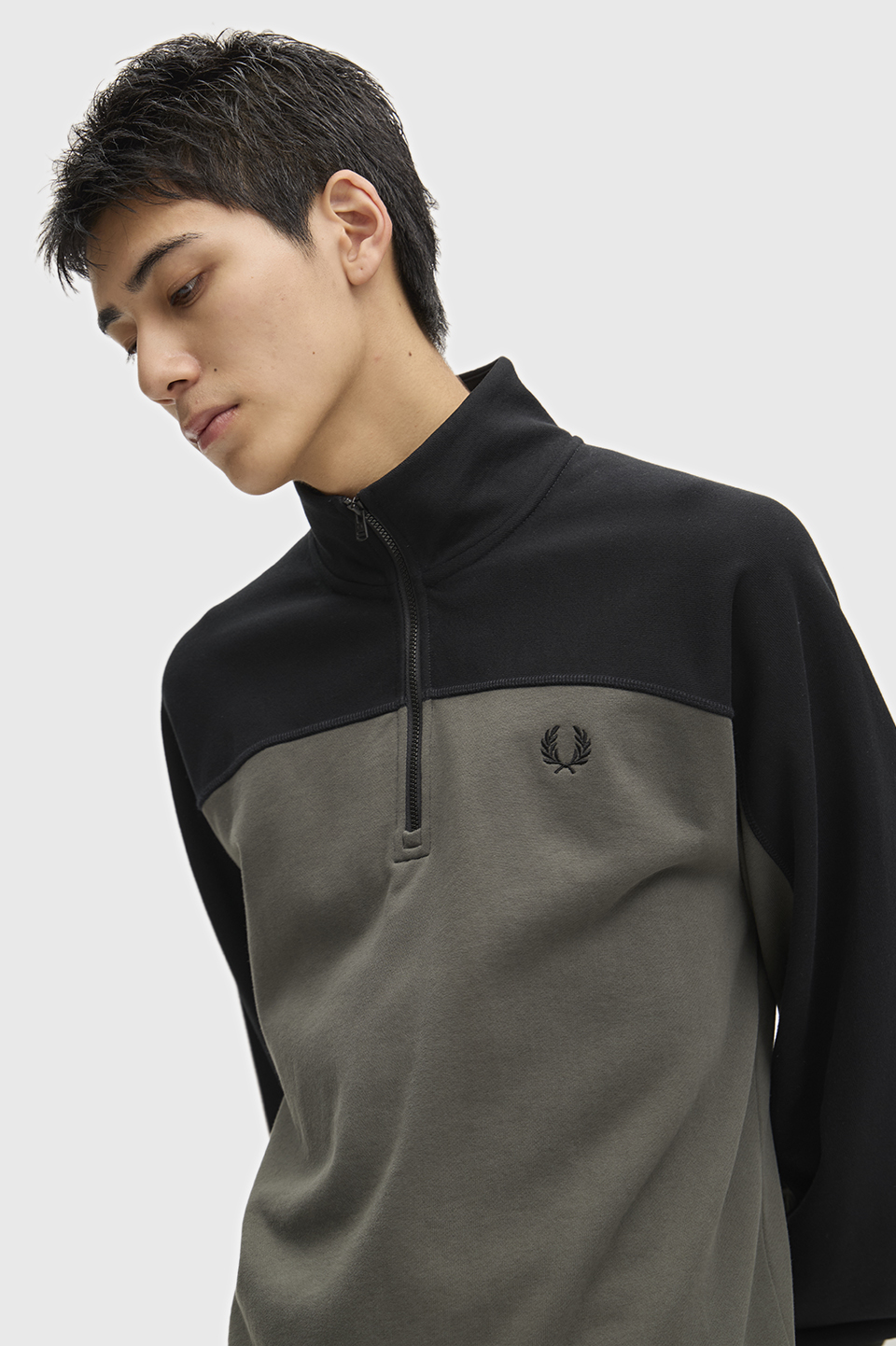 Colour Block Half-Zip Sweatshirt(S 638：FIELD GREEN): | FRED PERRY