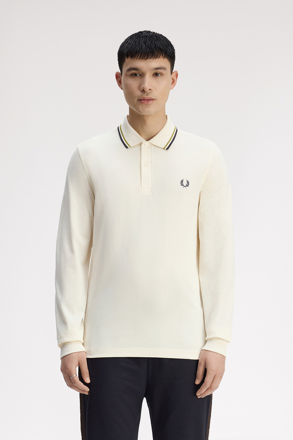 モデル:H183 着用サイズ:M