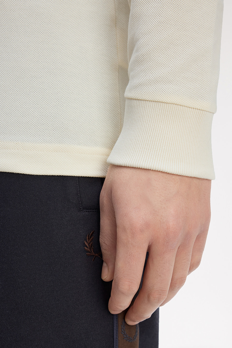 モデル:H183 着用サイズ:M