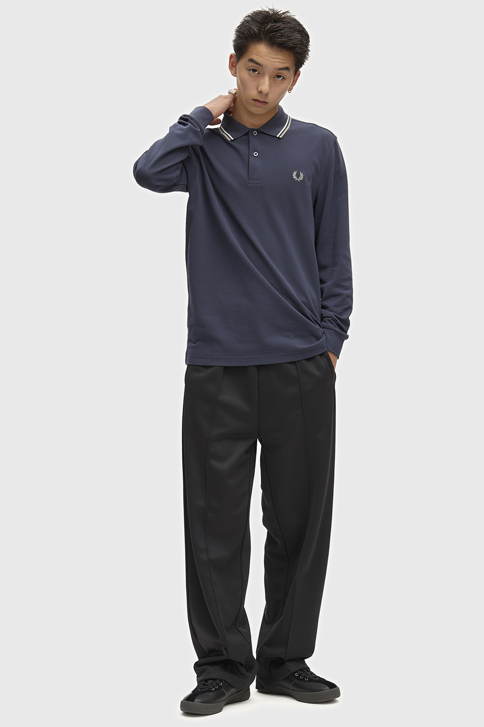 The Fred Perry Shirt - M3636 72C:AIRFORCE / ECRU / SEAGRASS S
