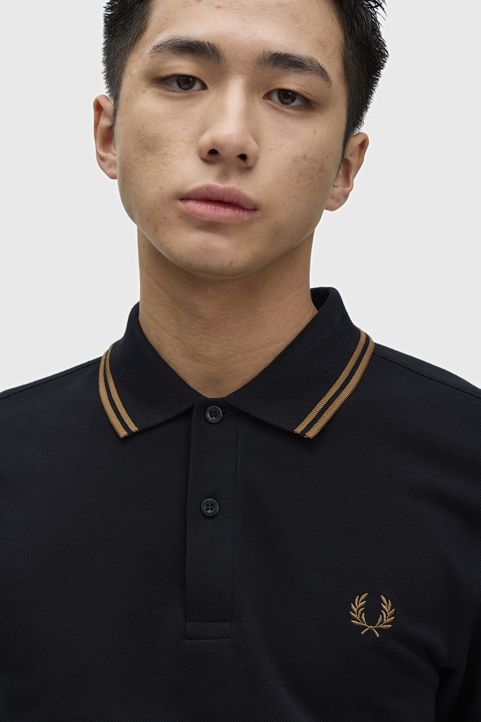 モデル:H182 B80 W68 H89.5 着用サイズ:M