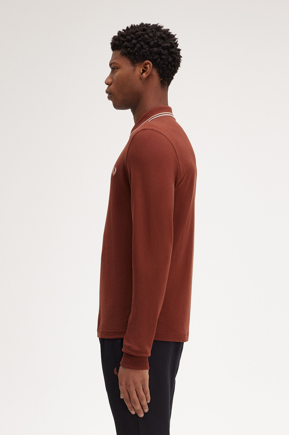 モデル:H182 B96 W78 着用サイズ:M