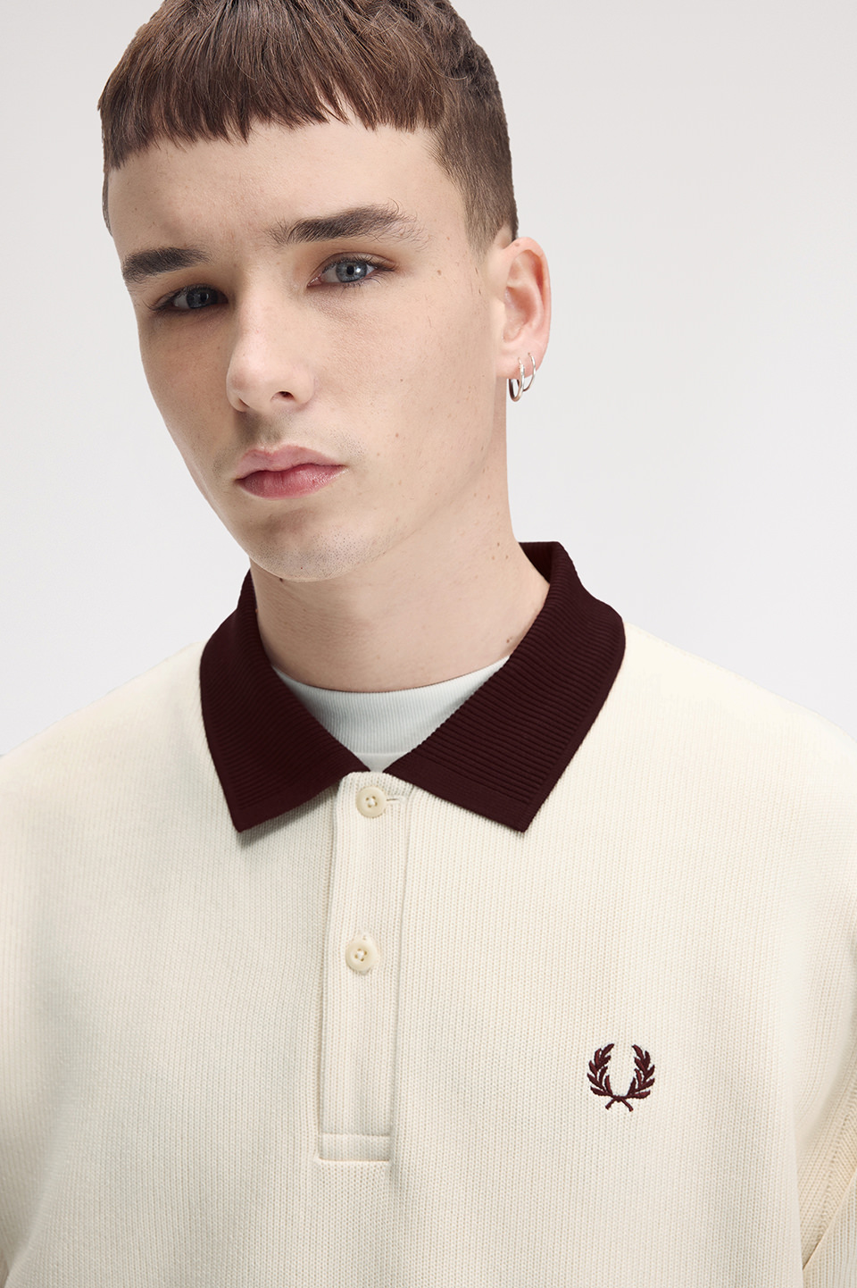 Tipped Sleeve Collared Sweatshirt(S 560：ECRU): | FRED PERRY JAPAN