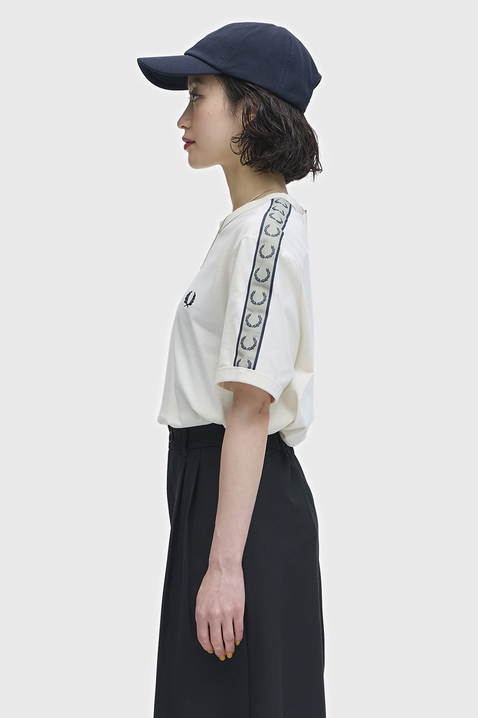 モデル:H160 B74 W57 H81 着用サイズ:M