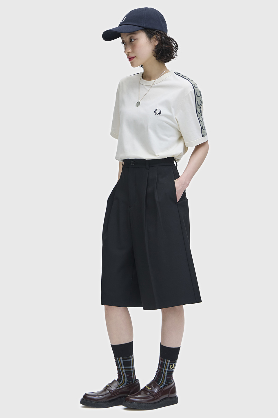 モデル:H160 B74 W57 H81 着用サイズ:M