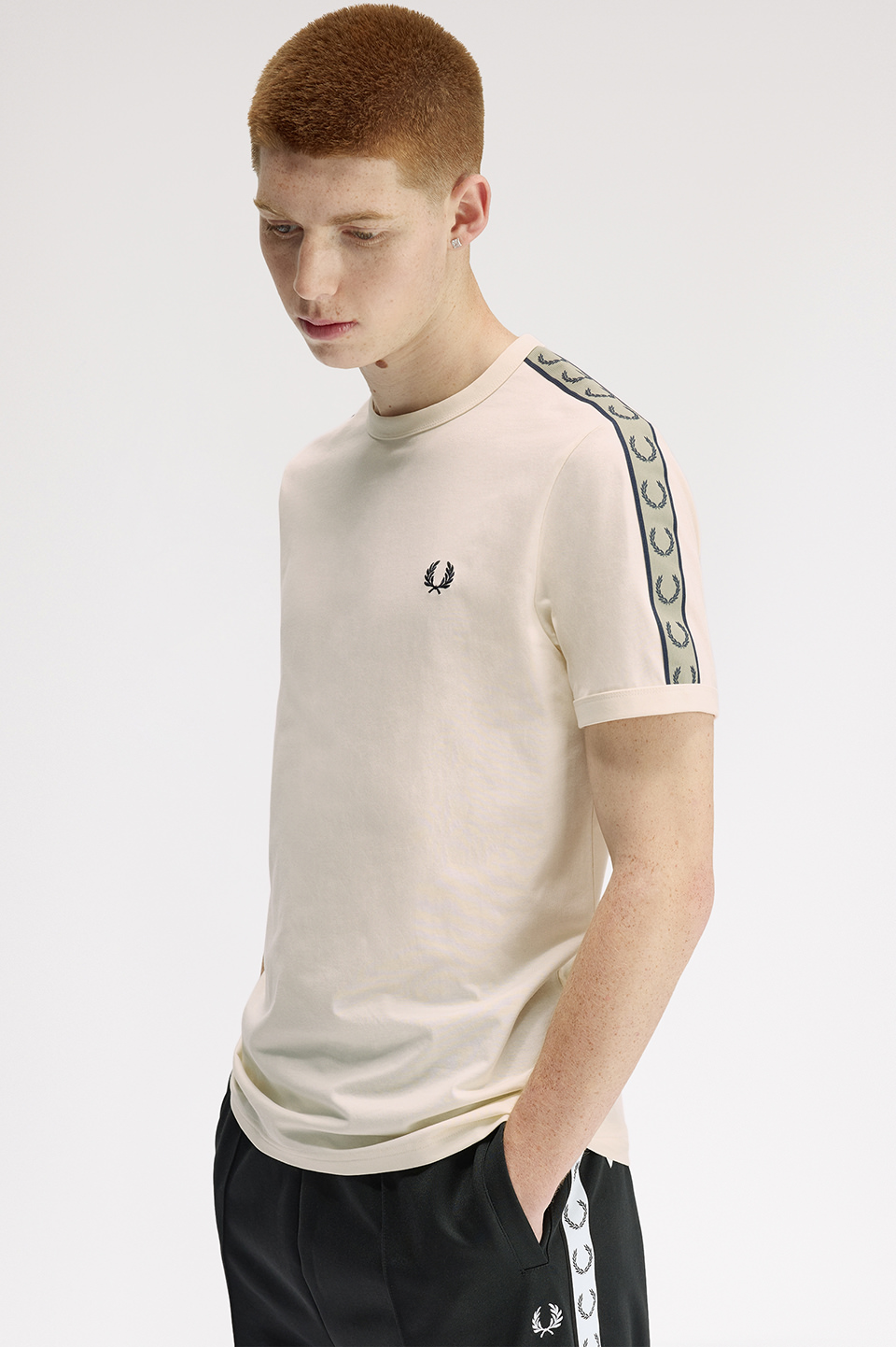 モデル:H183 B92 W76 着用サイズ:M