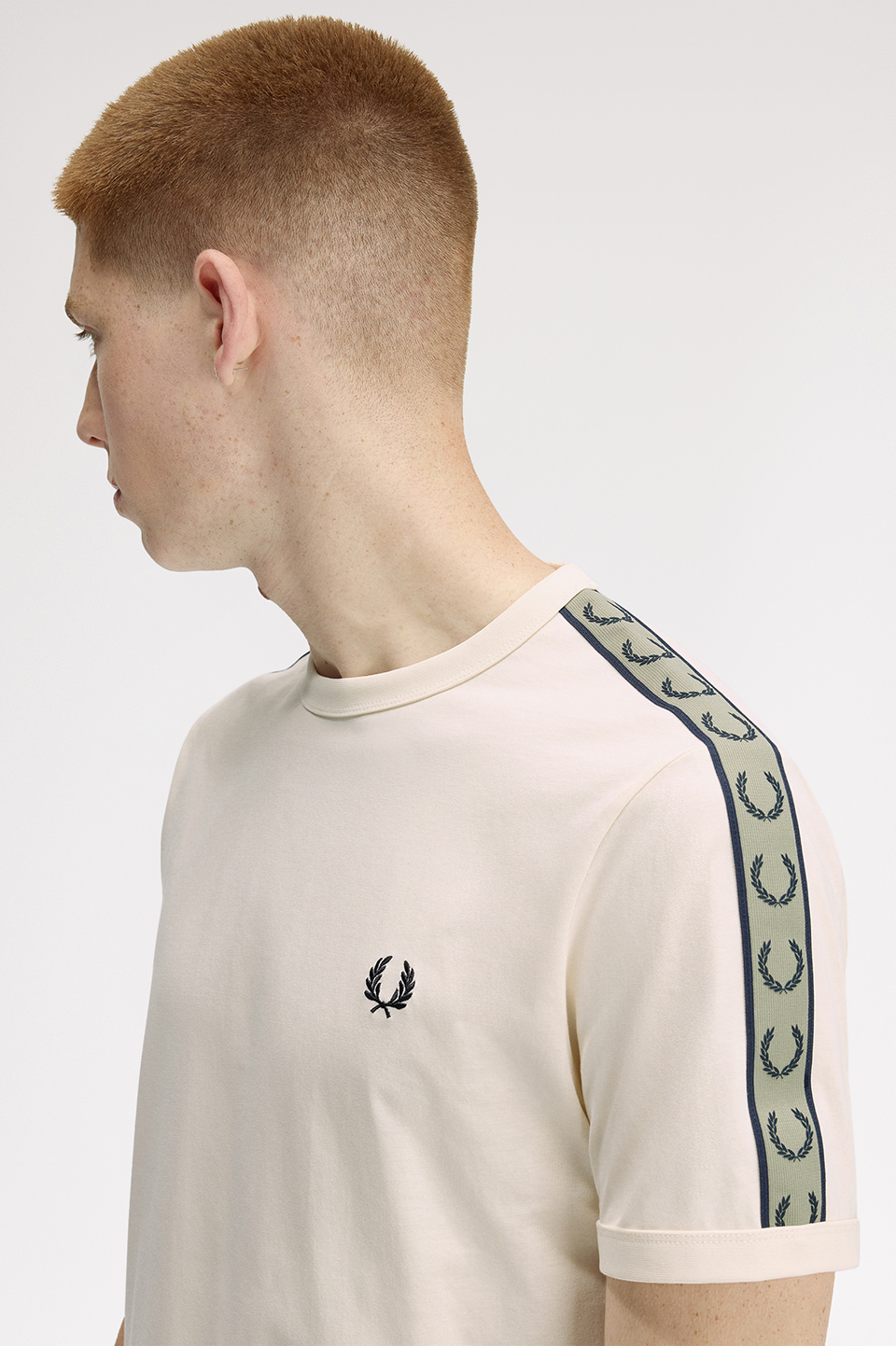 モデル:H183 B92 W76 着用サイズ:M