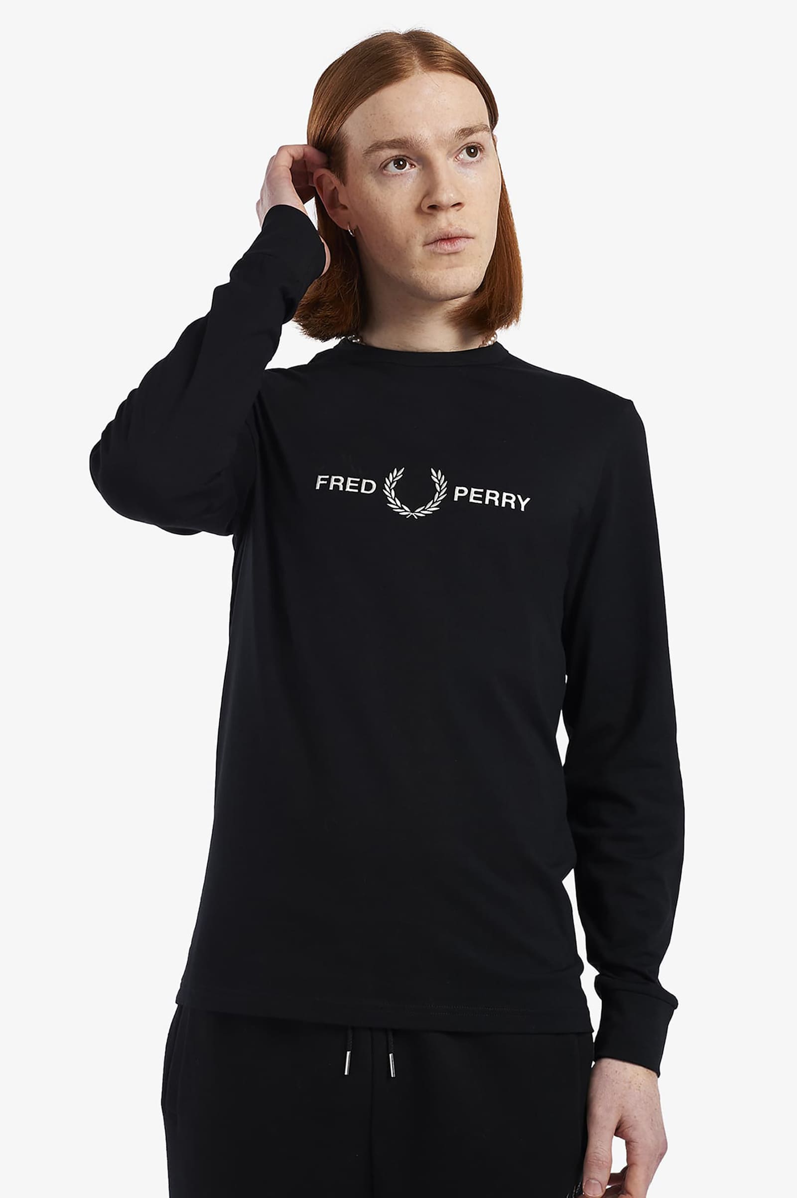 FRED PERRY フレッドペリー デザインニット 胸ロゴ 刺繍 ホワイト