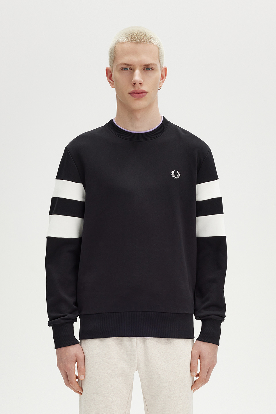 FRED PERRY スウェット Tipped Sweatshirt ブラック FRED PERRY スウェット Tipped Sweatshirt ブラック