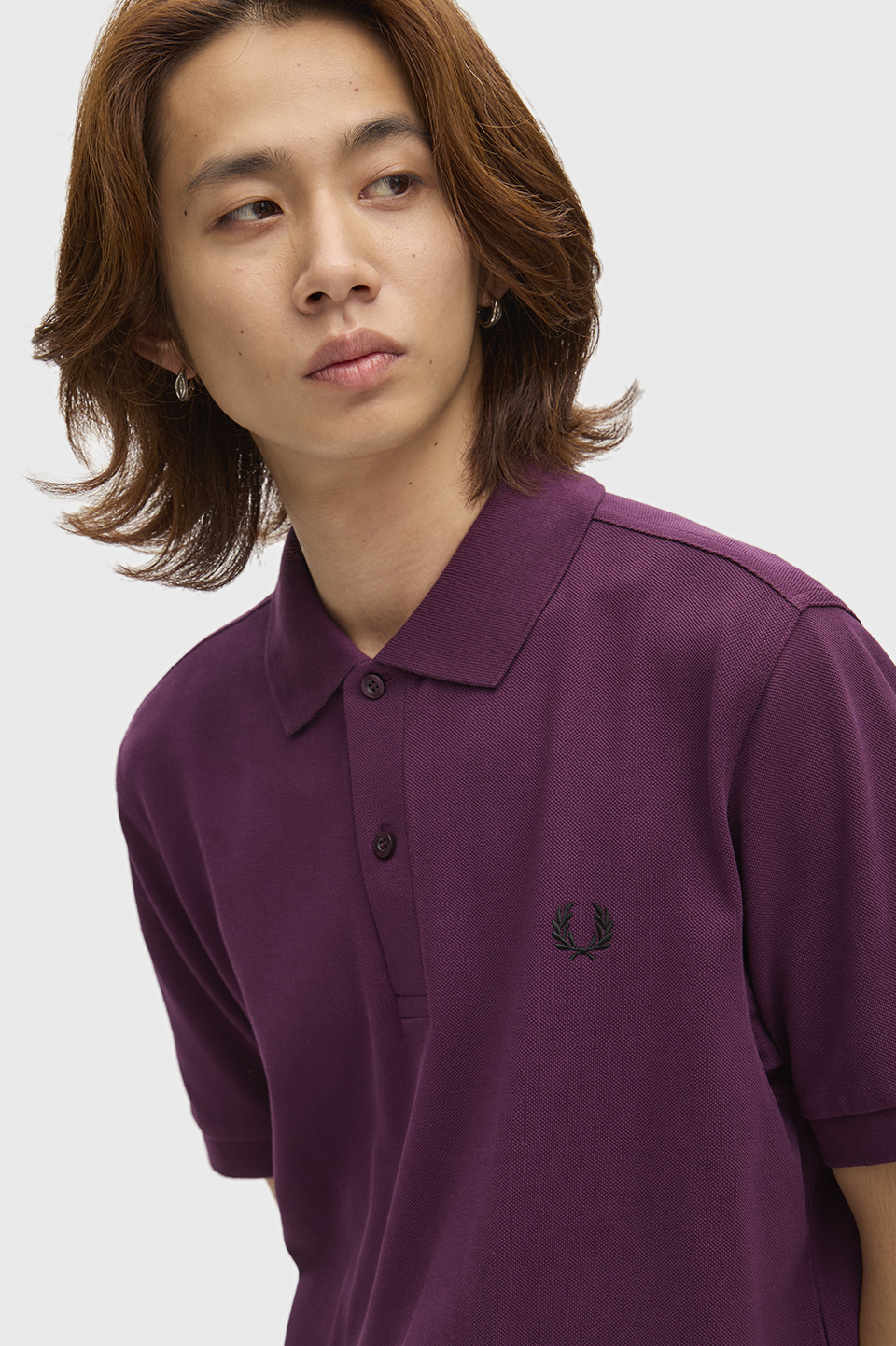 The Fred Perry Shirt - M6000 84C:PLUM / BLACK XL