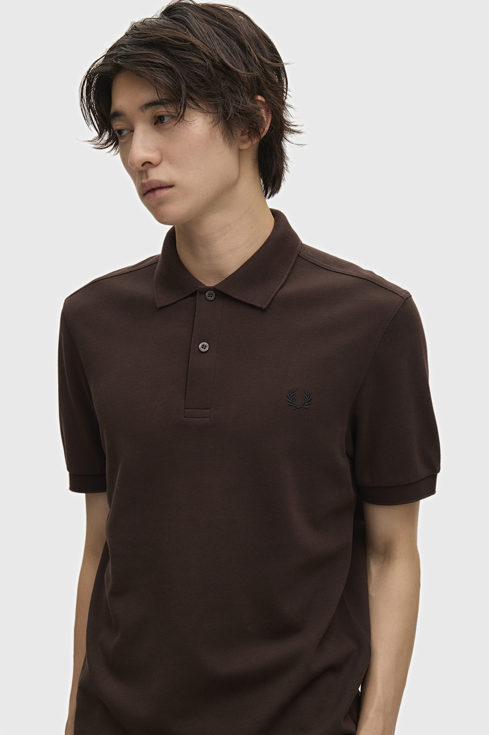 The Fred Perry Shirt - M6000 86C:RICH BROWN / BLACK S