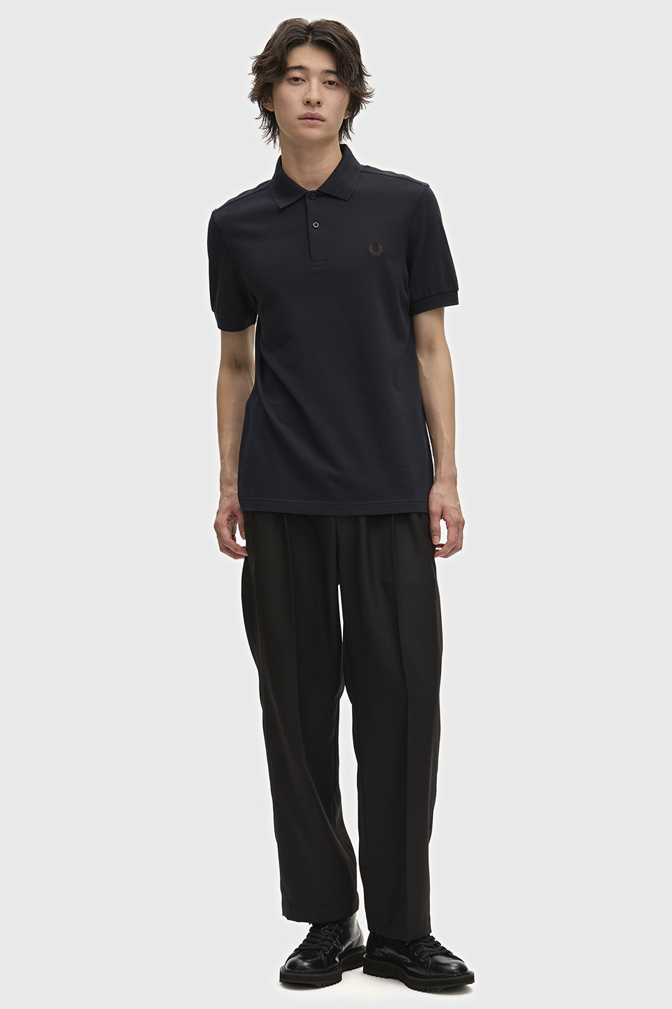 The Fred Perry Shirt - M6000 91C:NAVY / RICH BROWN S