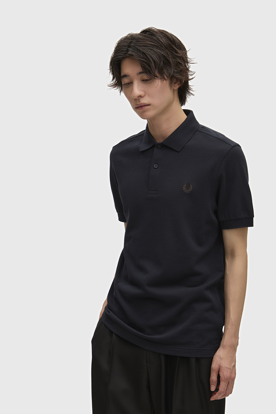The Fred Perry Shirt - M6000 91C:NAVY / RICH BROWN S